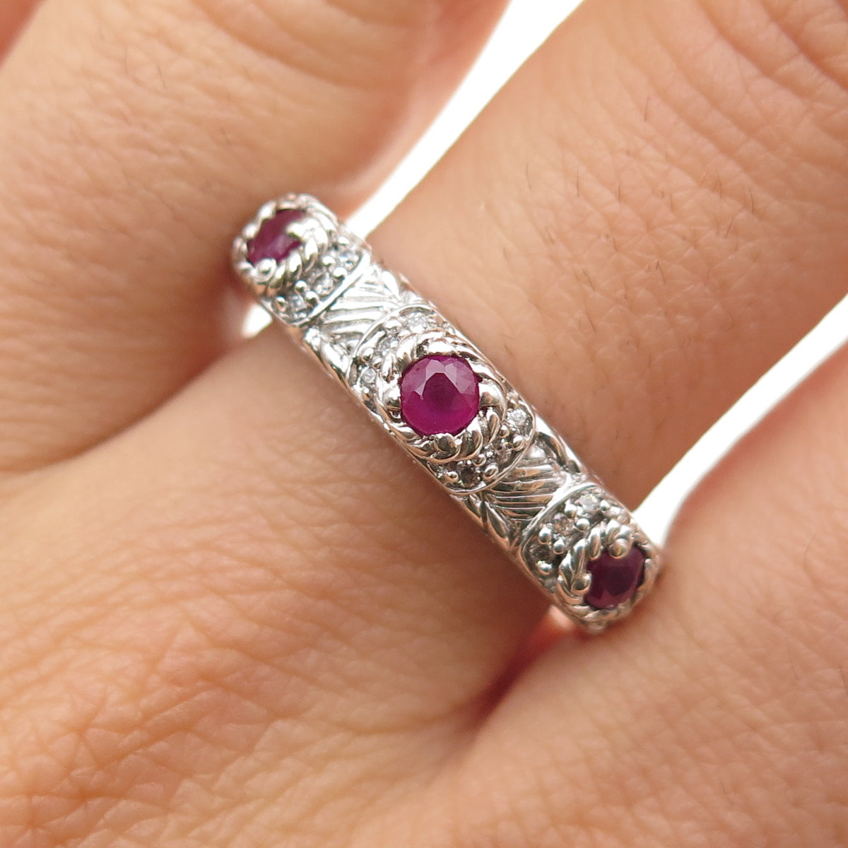 JUDITH RIPKA 925 Sterling Silver Real Round-Cut Ruby & C Z Band Ring Size 11.25
