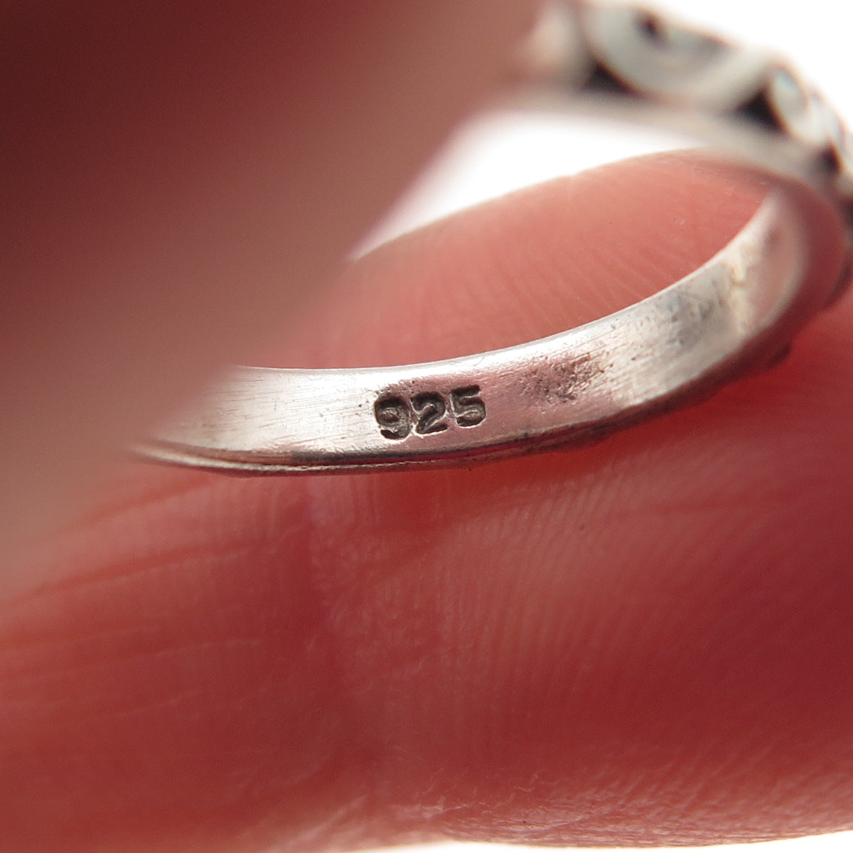 925 Sterling Silver Vintage Swirl Stackable Oxidized Band Ring Size 3.75