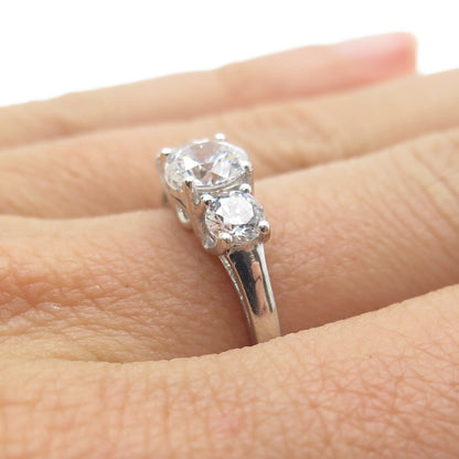 925 Sterling Silver Round-Cut Shaped C Z Engagement Ring Size 7.25