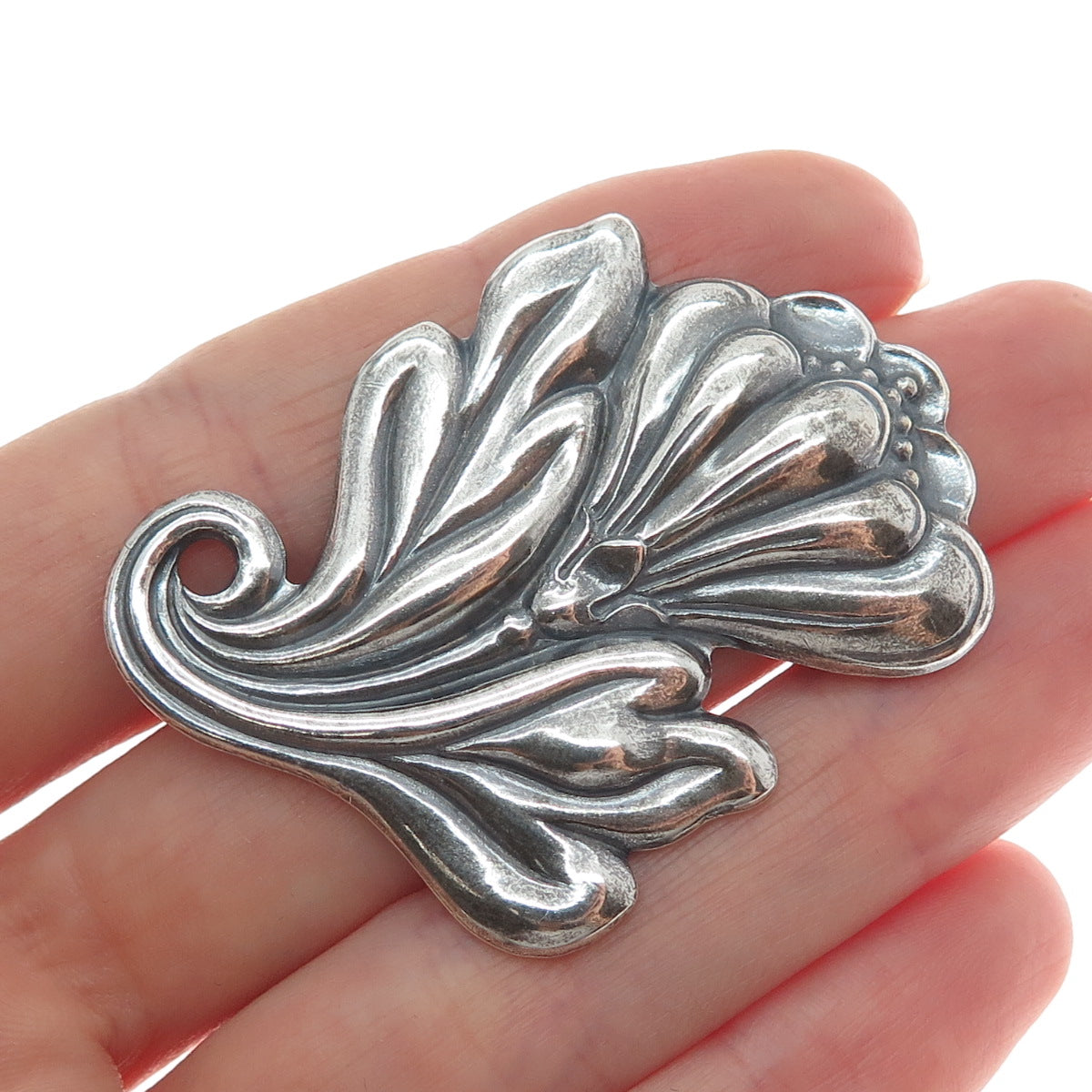 925 Sterling Silver Vintage Flower Leaf Ribbed Oxidized Pin Brooch