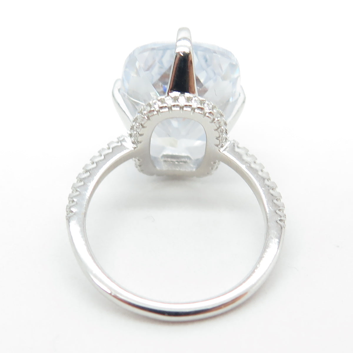 925 Sterling Silver Oval-Cut Shaped C Z Ring Size 6