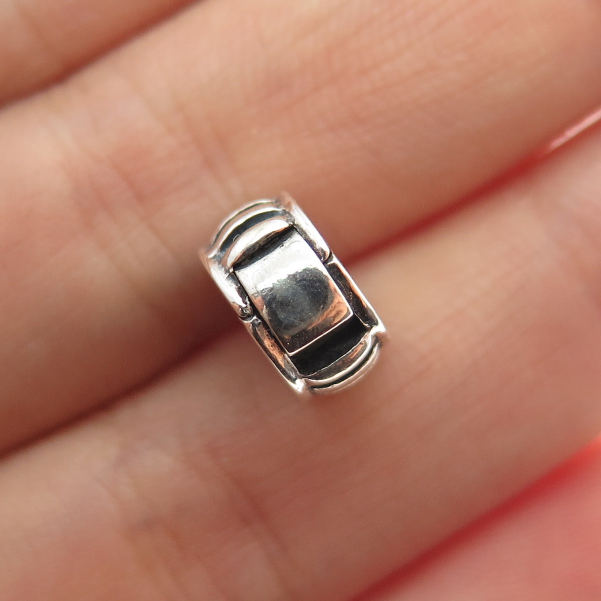 CHAMILIA 925 Sterling Silver Ribbed Clip Lock Charm