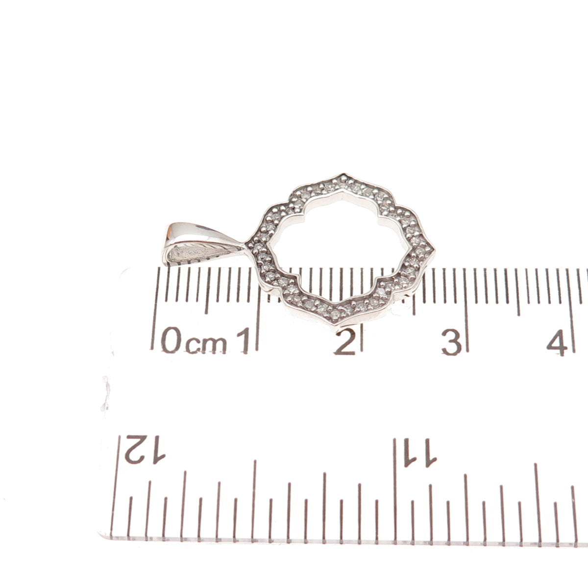 Heng Ngai 925 Sterling Silver Real Round-Cut Diamond Floral Charm Pendant