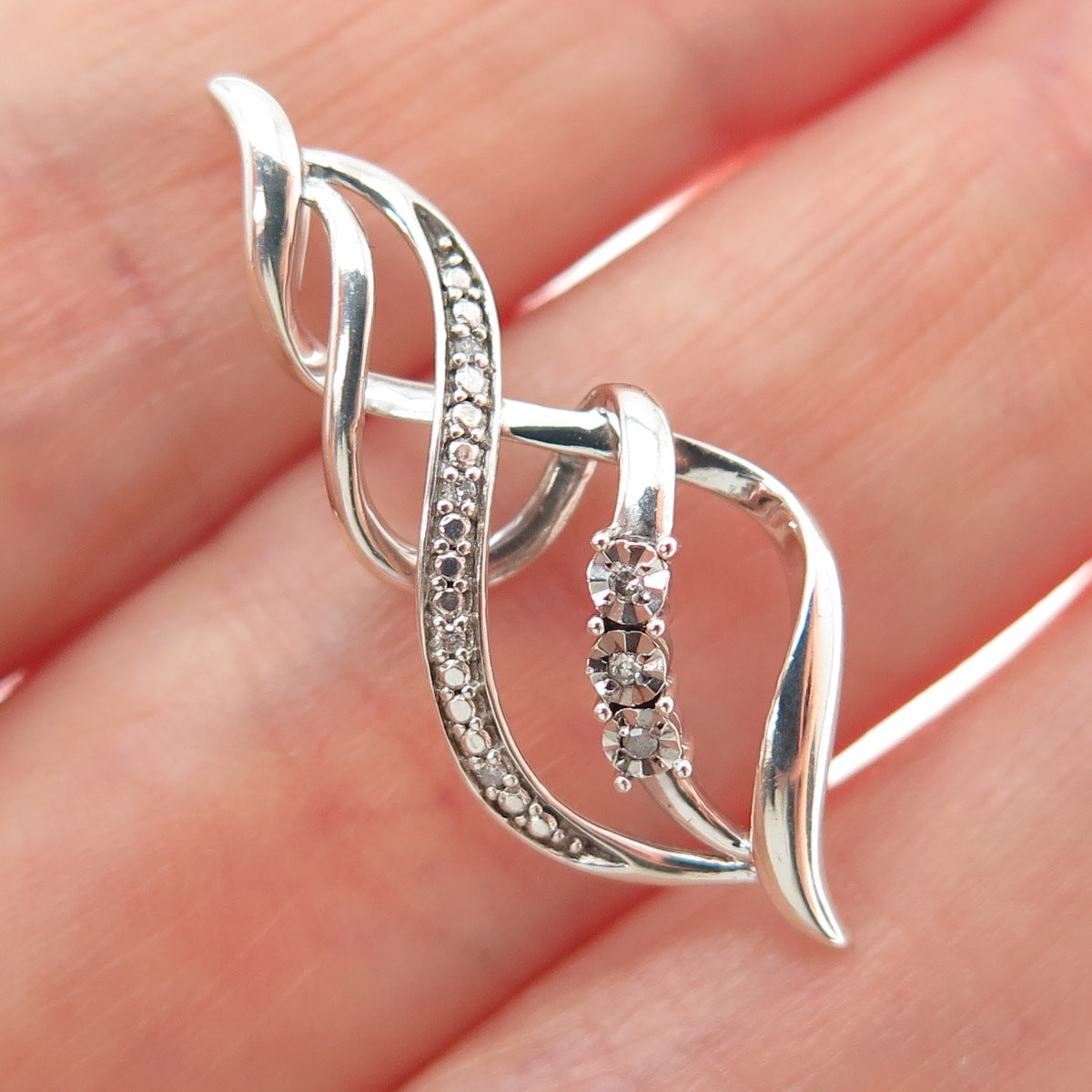 925 Sterling Silver Real Round-Cut Diamond Twisted Charm Pendant