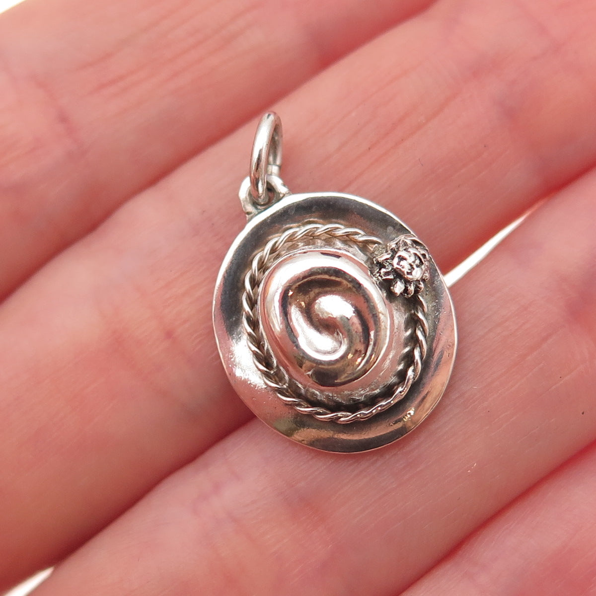 925 Sterling Silver Vintage Ladies Hat Oxidized 3D Charm Pendant