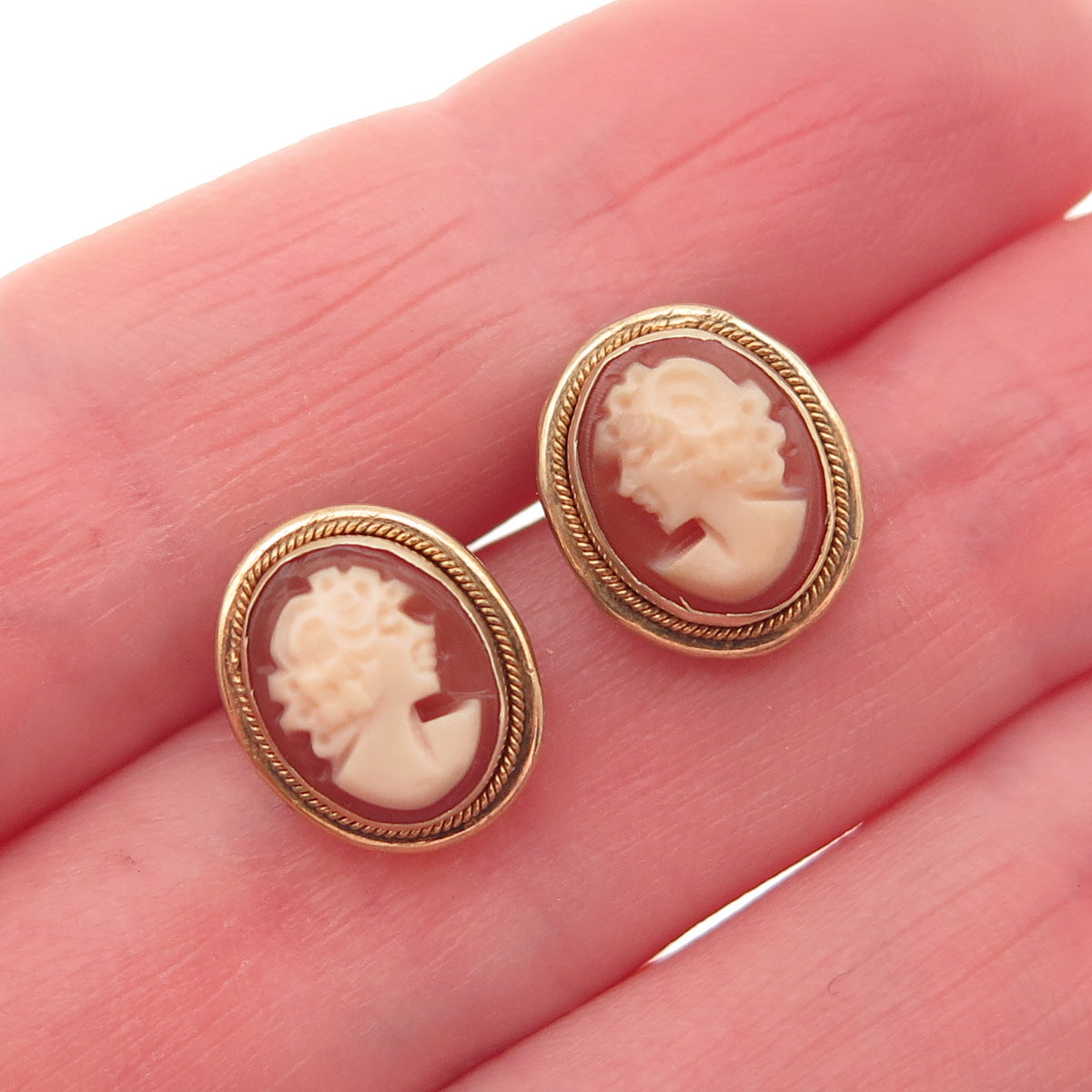 925 Sterling Silver Gold Plated Vintage Real MOP Lady Cameo Stud Earrings
