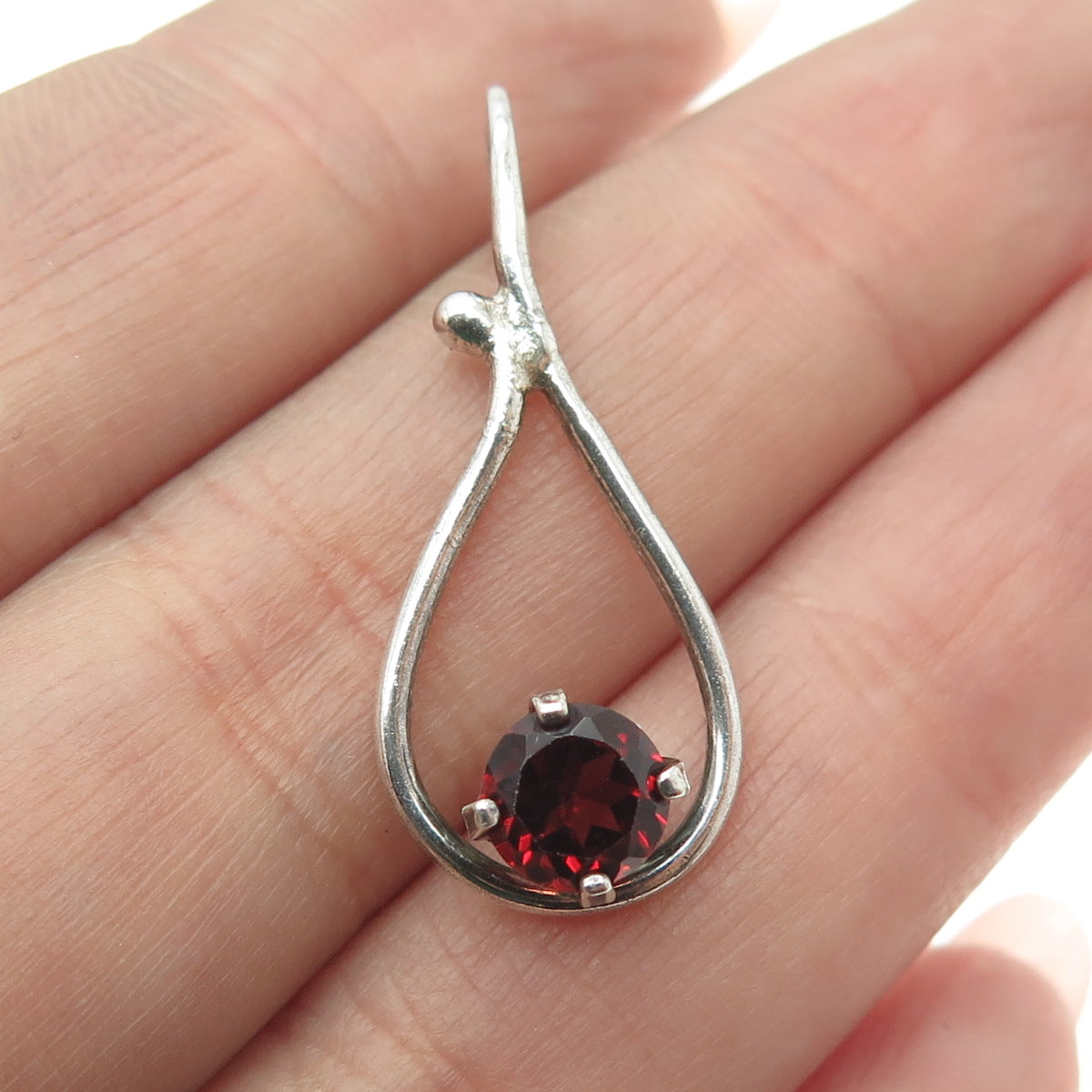 925 Sterling Silver Vintage Real Round-Cut Red Garnet Teardrop Pendant