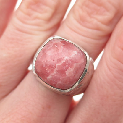 925 Sterling Silver Vintage Real Rhodochrosite Modernist Hammered Ring Size 8.25