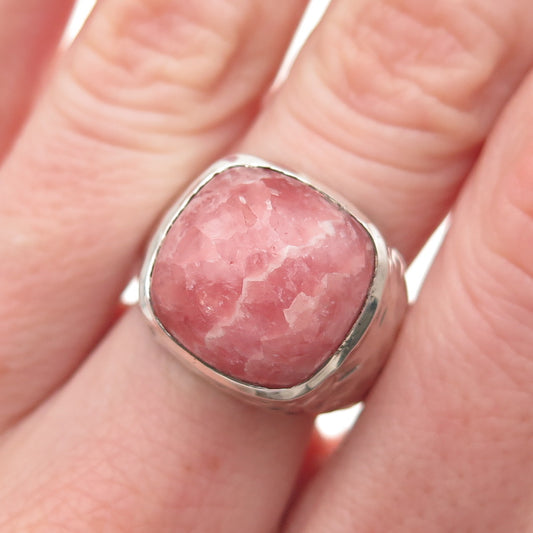 925 Sterling Silver Vintage Real Rhodochrosite Modernist Hammered Ring Size 8.25