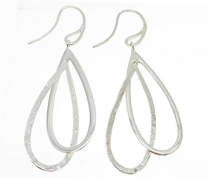 925 Sterling Silver Vintage Modernist Hammered Teardrop Dangling Earrings