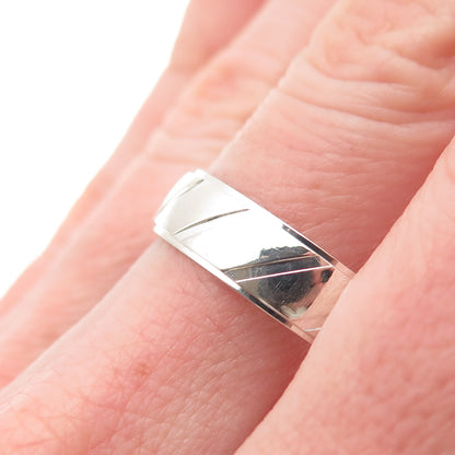 925 Sterling Silver Lined Band Ring Size 10.5
