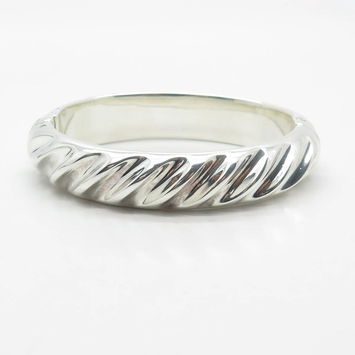 950 Silver Vintage Italy Ribbed Hinged Bangle Bracelet 6.5"