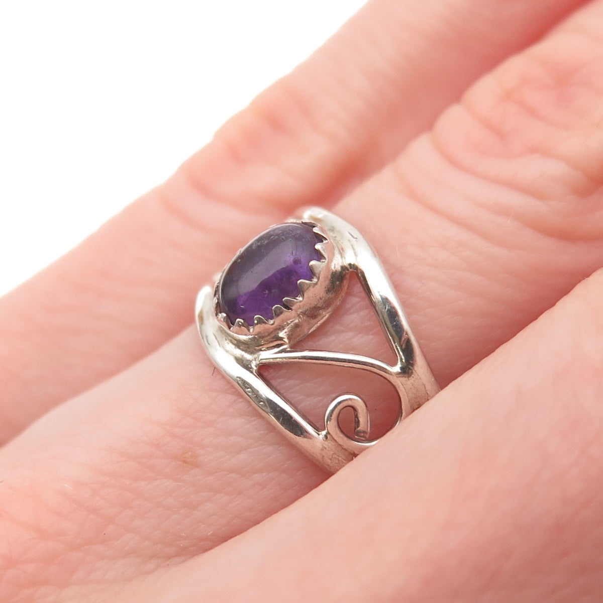 925 Sterling Silver Vintage Real Oval-Cut Amethyst Swirl Ring Size 6