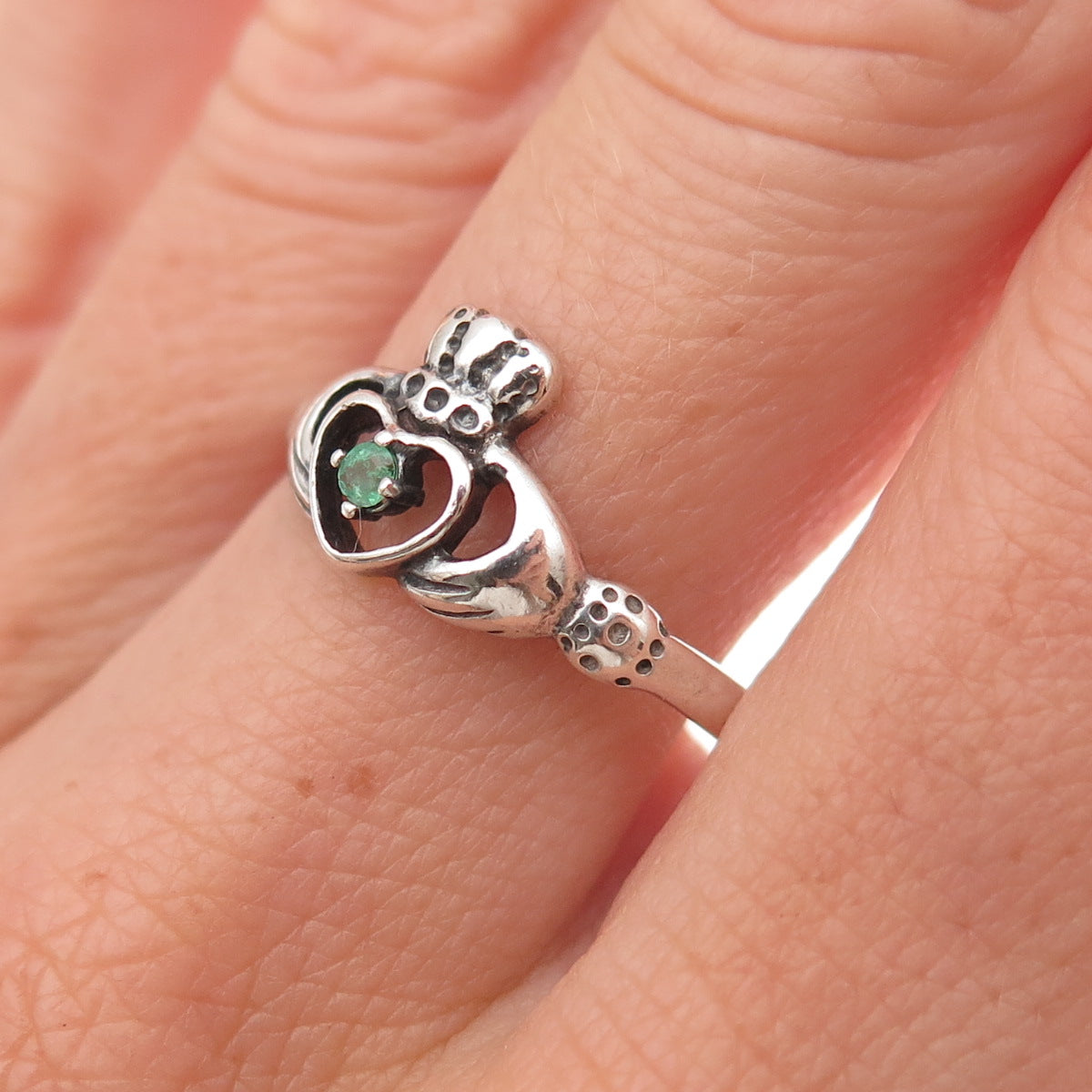 Shube Sterling Silver Vintage Real Emerald Irish Claddagh Oxidized Ring Size 10