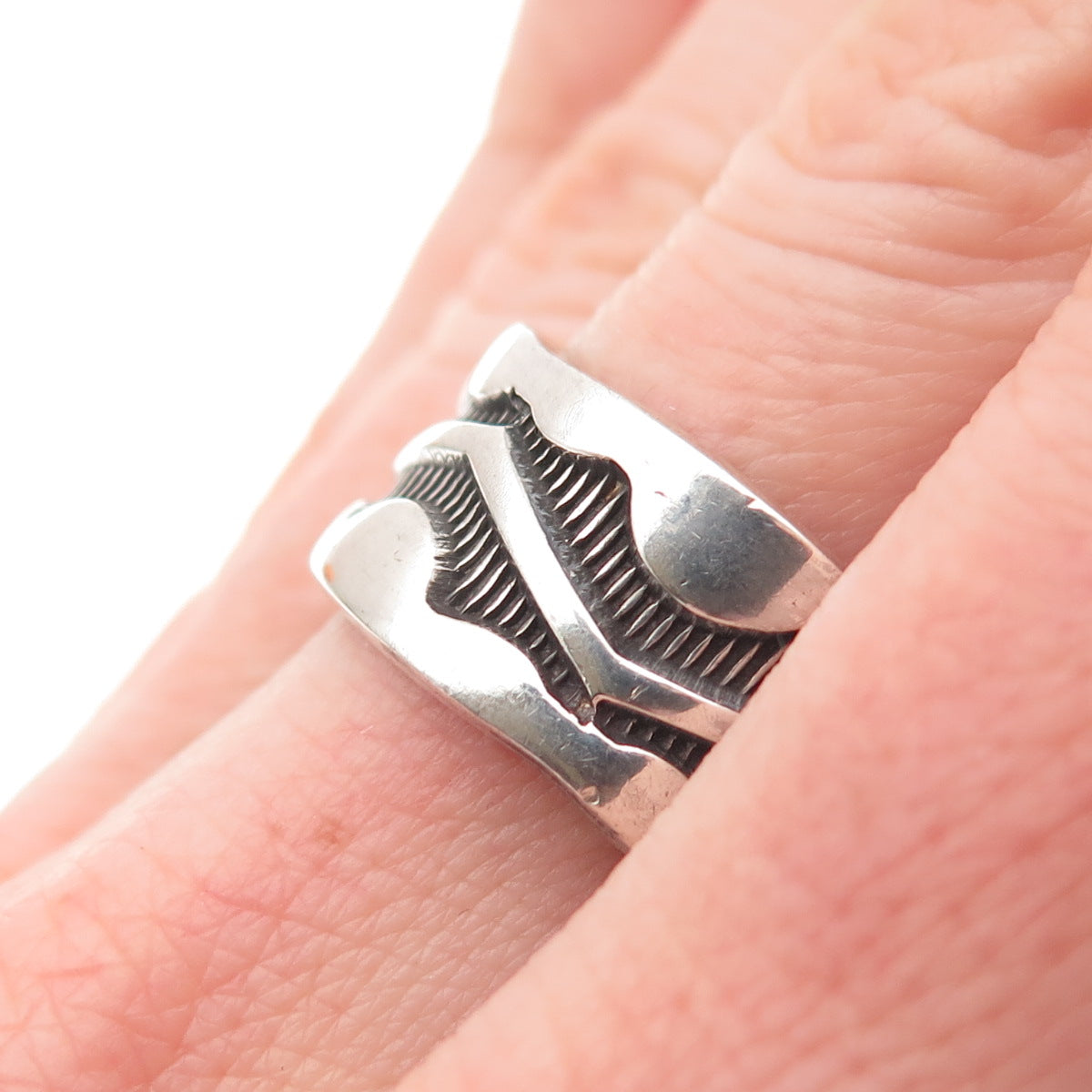Old Pawn 925 Sterling Silver Vintage Southwestern Oxidized Band Ring Size 8.5