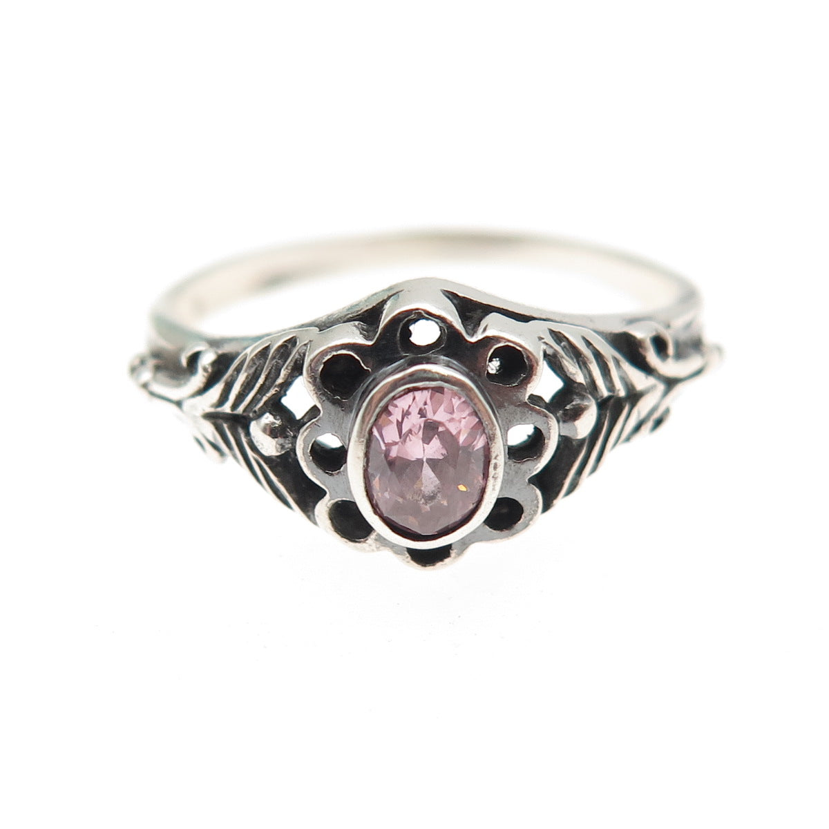 925 Sterling Silver Vintage Oval-Cut Lavender C Z Flower Oxidized Ring Size 6