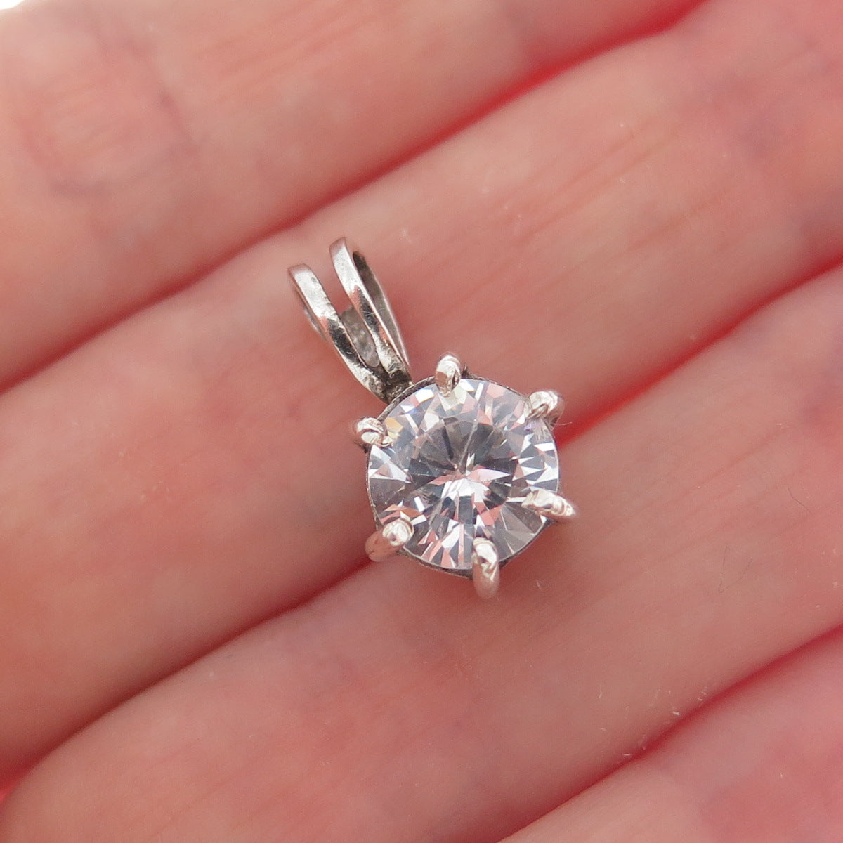 925 Sterling Silver Vintage Round-Cut C Z Minimalist Charm Pendant