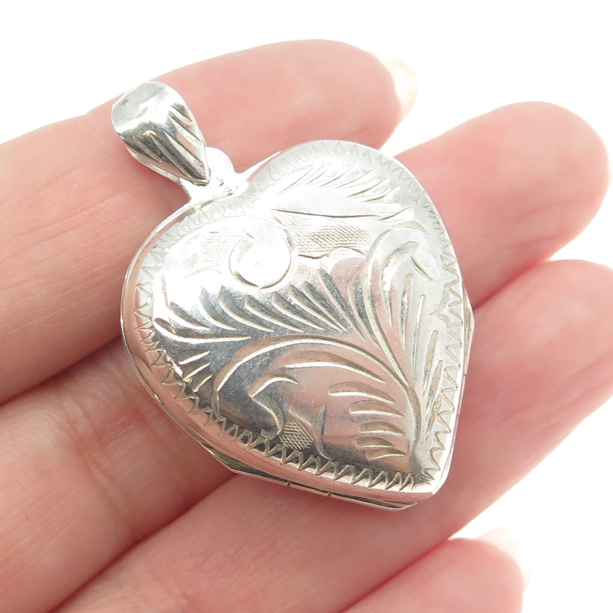 925 Sterling Silver Vintage Engraved Heart Locket Pendant