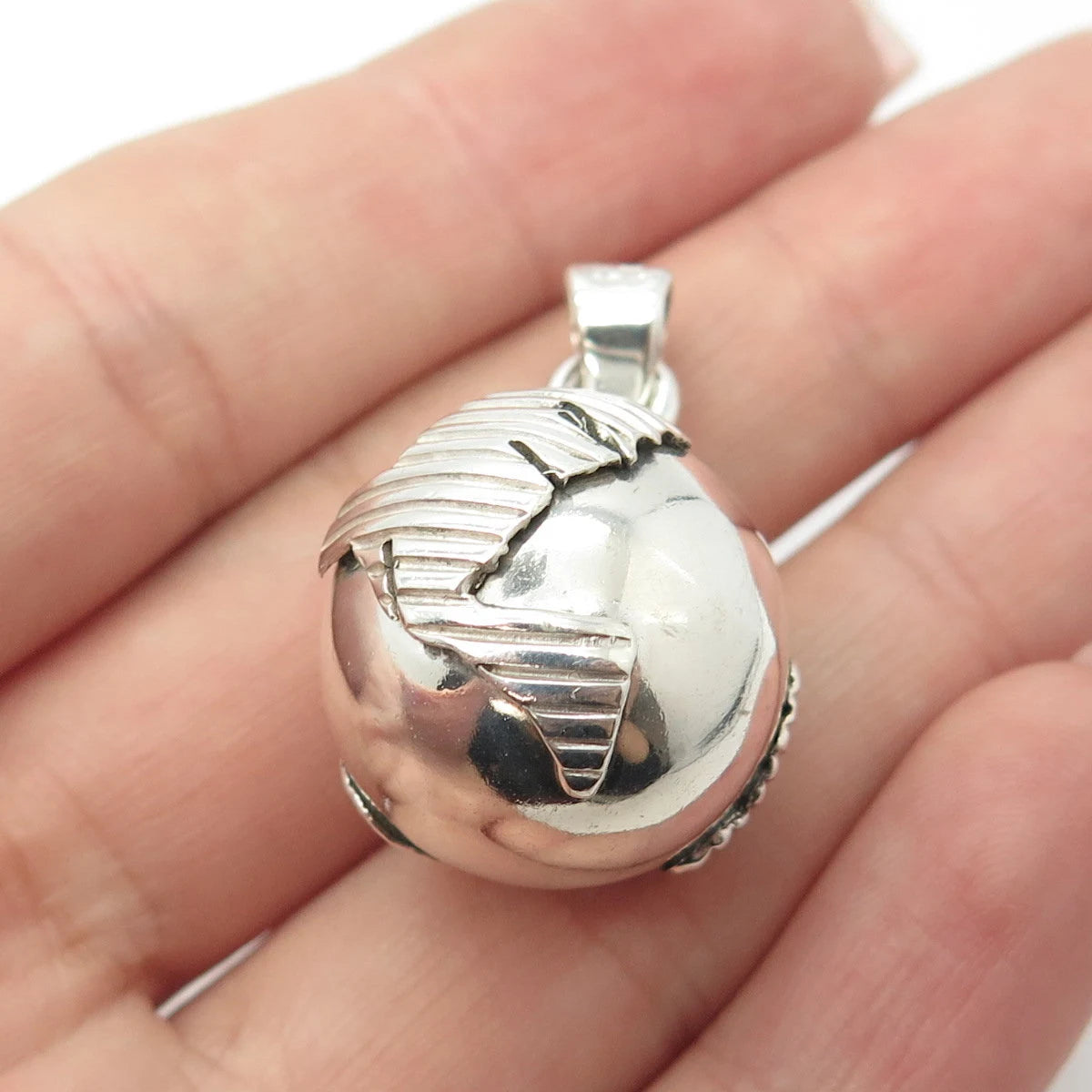 925 Sterling Silver Vintage Mexico Globe Pendant