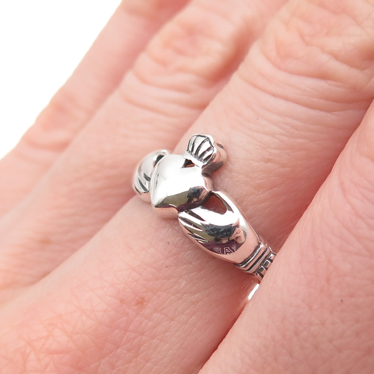 RJ Graziano 925 Sterling Silver Vintage Irish Claddagh Ring Size 7.25