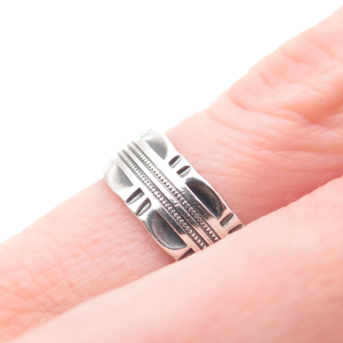 J.D. SCHLANG CO. 925 Sterling Silver Vintage Oxidized Band Ring Size 4.5