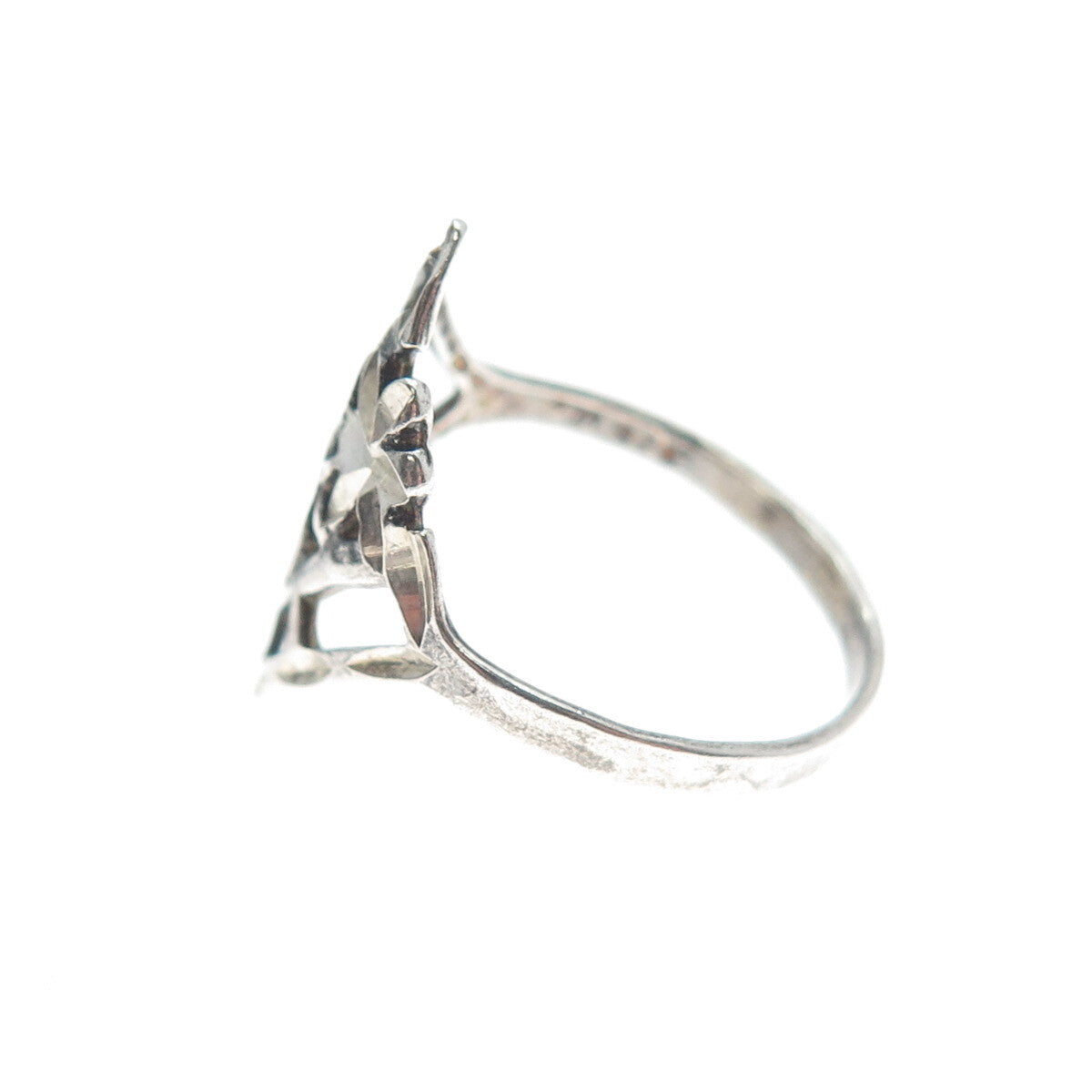 925 Sterling Silver Vintage Diamond-Cut Flower Oxidized Ring Size 6.75