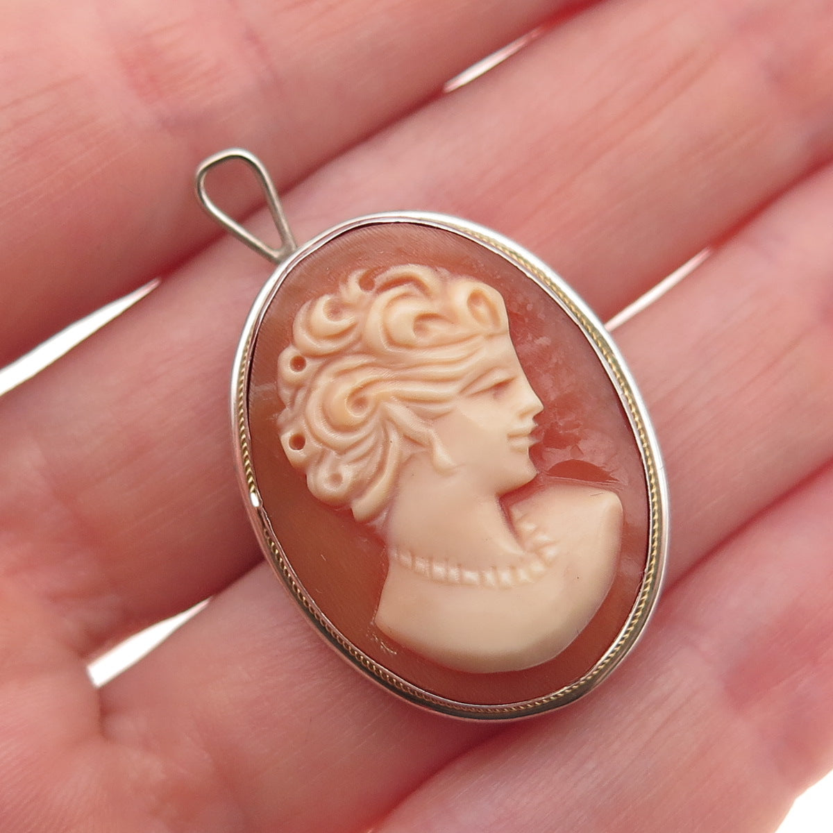 800 Silver 2-Tone Vintage Real MOP Carved Lady Cameo Pin Brooch / Pendant