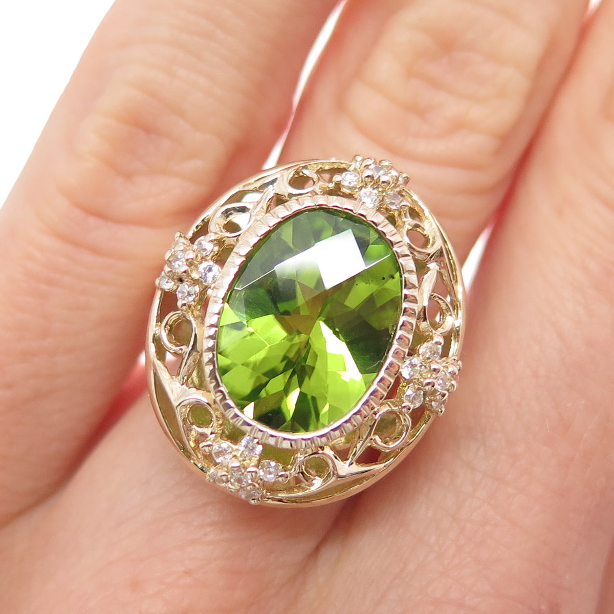925 Sterling Silver Gold Plated Real Oval-Cut Peridot & C Z Ring Size 6.25