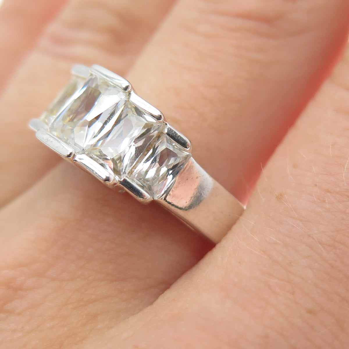 925 Sterling Silver Vintage Radiant-Cut C Z Promise Ring Size 6.25