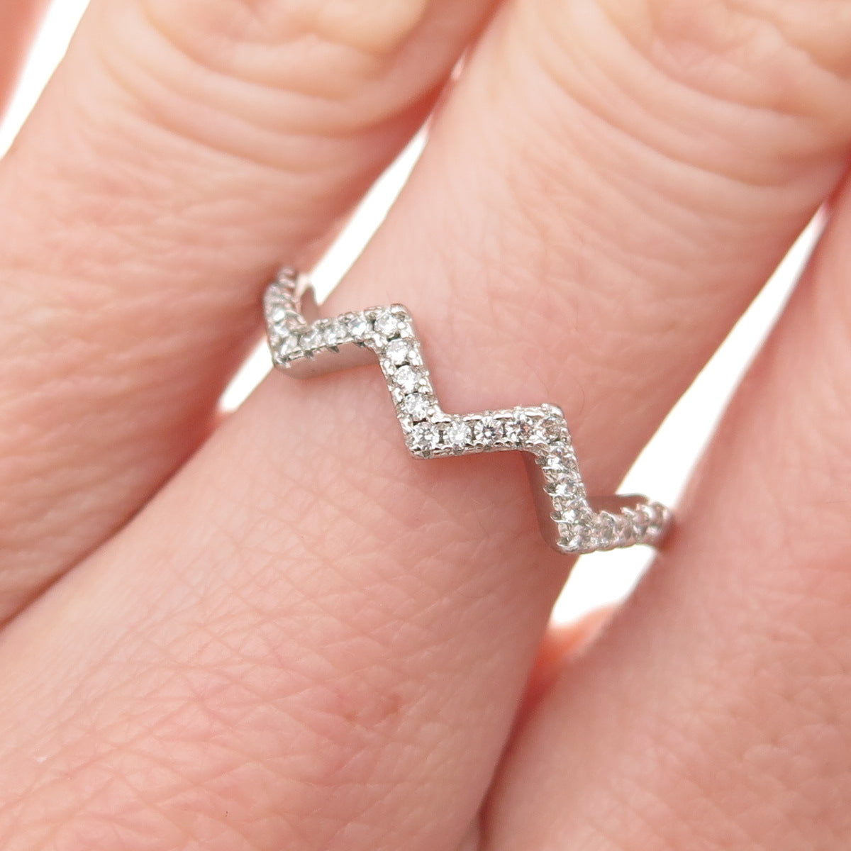 925 Sterling Silver Round-Cut C Z Zig Zag Ring Size 7
