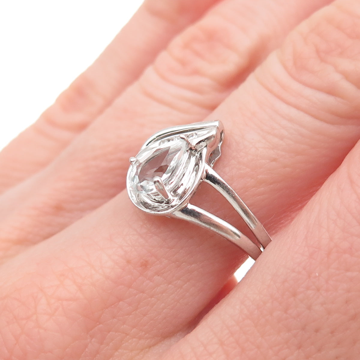 925 Sterling Silver Real Blue Topaz & C Z Teardrop Ring Size 7