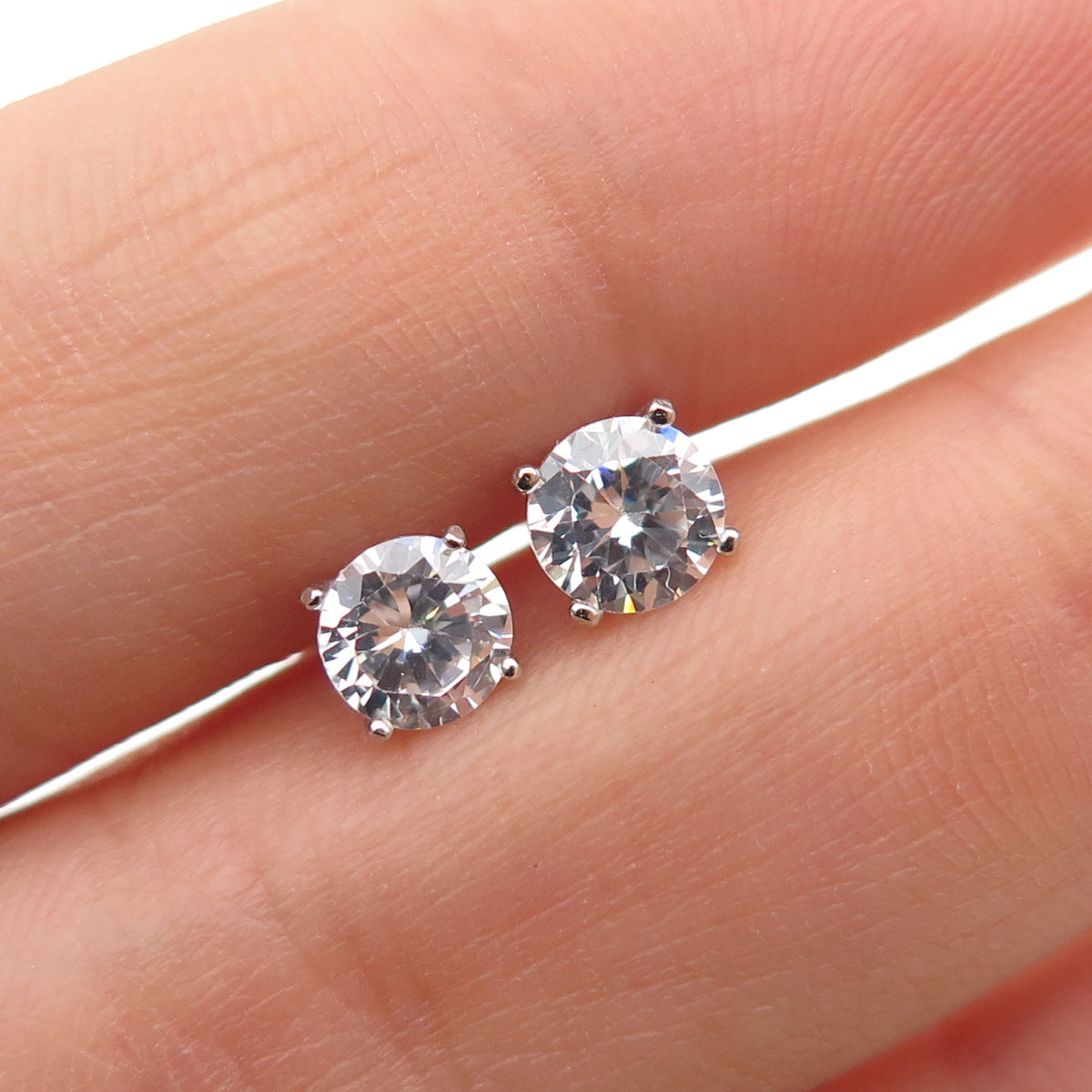 925 Sterling Silver Round-Cut C Z Stud Earrings