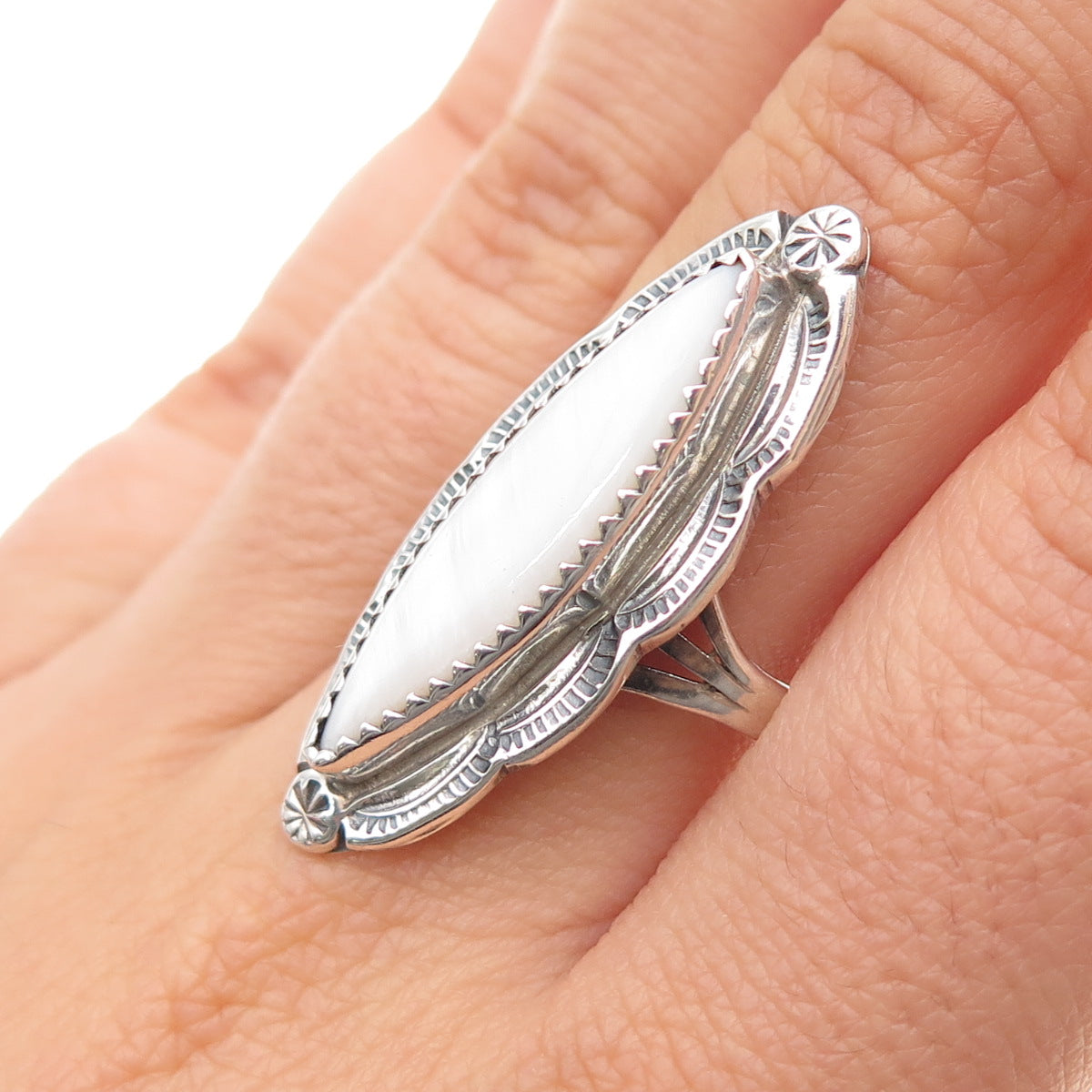 Albert Payton Navajo Old Pawn Sterling Silver Vintage MOP Tribal Ring Size 10