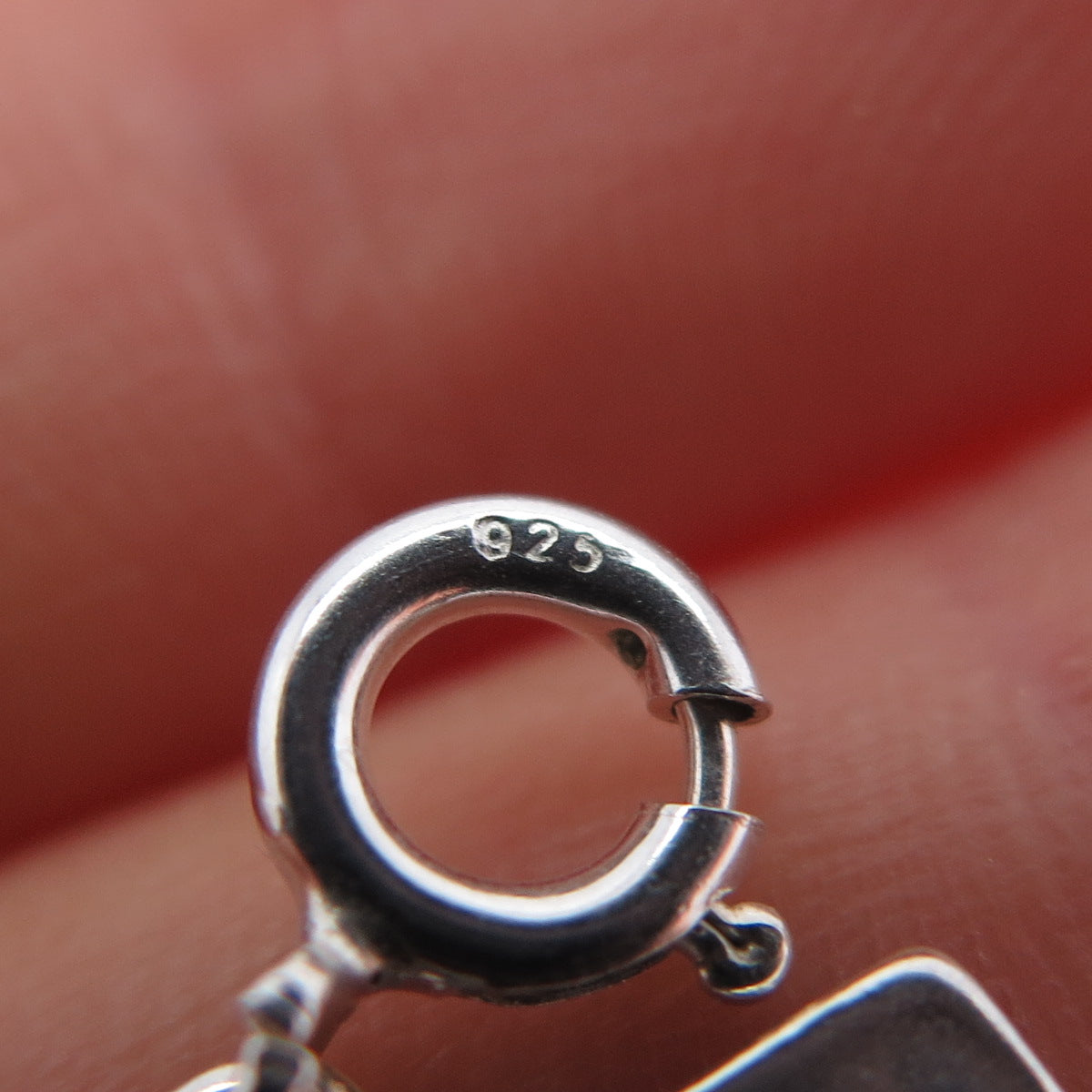 SHUBE 925 Sterling Silver Vintage Movie Clapperboard Spring Ring Movable Pendant