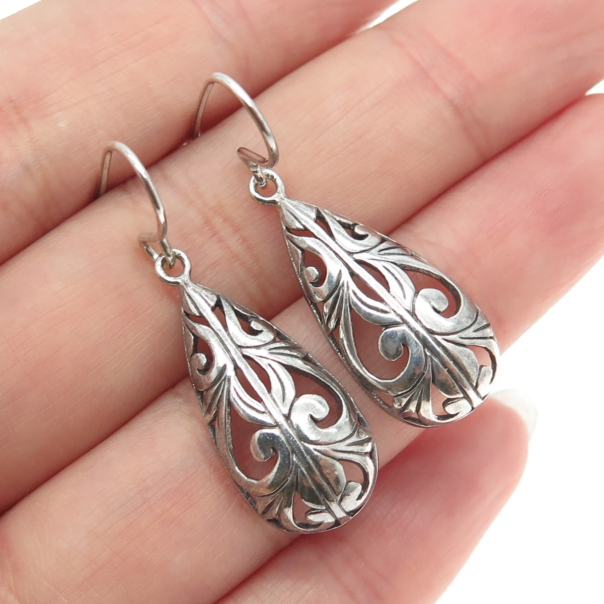 JEZLAINE 925 Sterling Silver Vintage Floral Ornate Teardrop Earrings