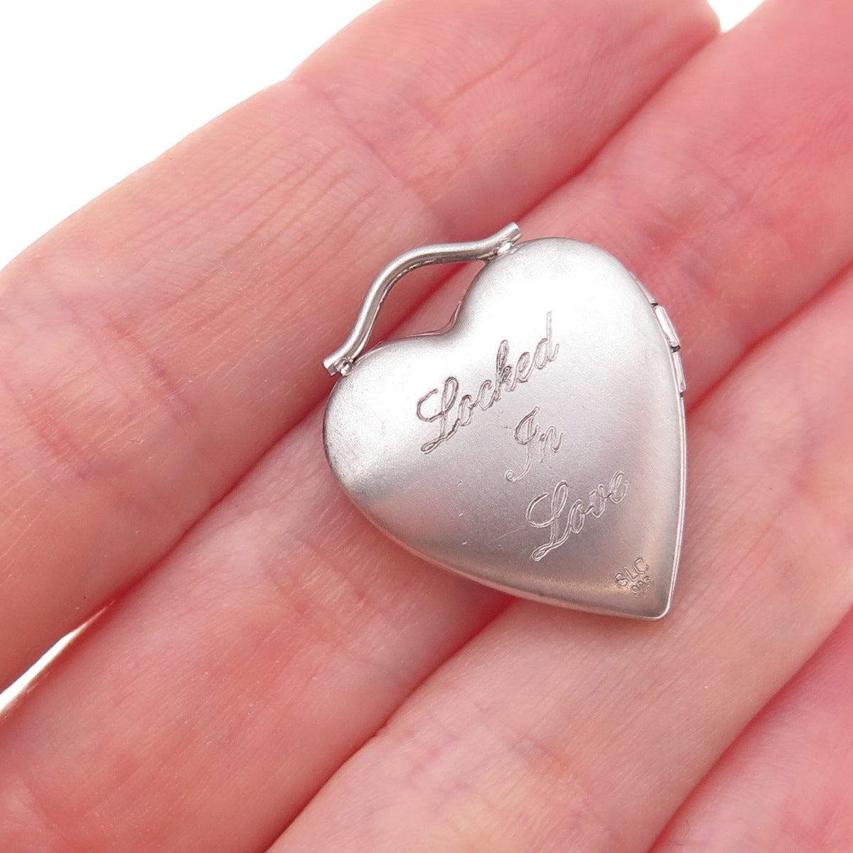 Select Jewelry 925 Sterling Silver Vintage Engraved Heart Locket Charm Pendant