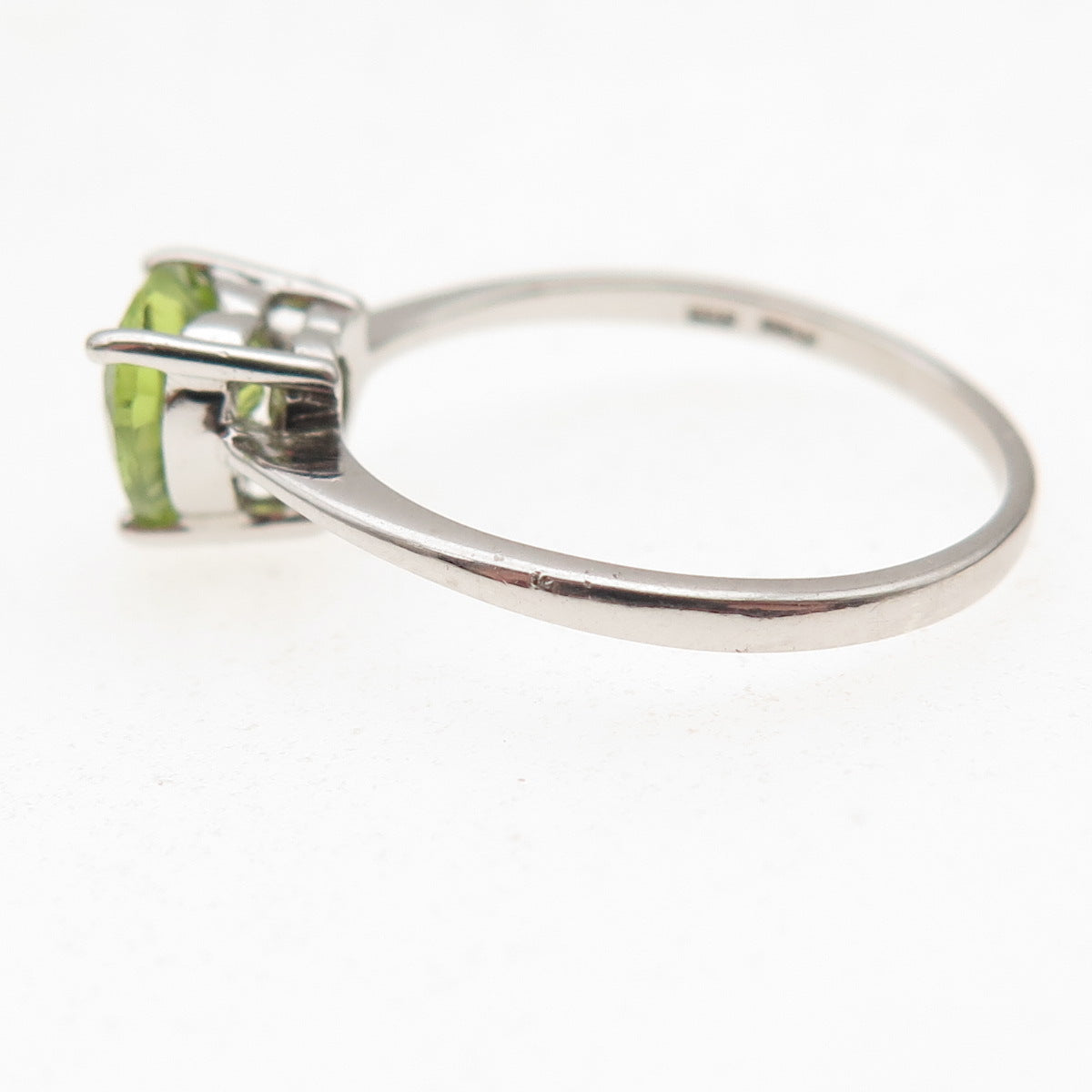 925 Sterling Silver Vintage Real Heart-Cut Peridot Ring Size 7.25