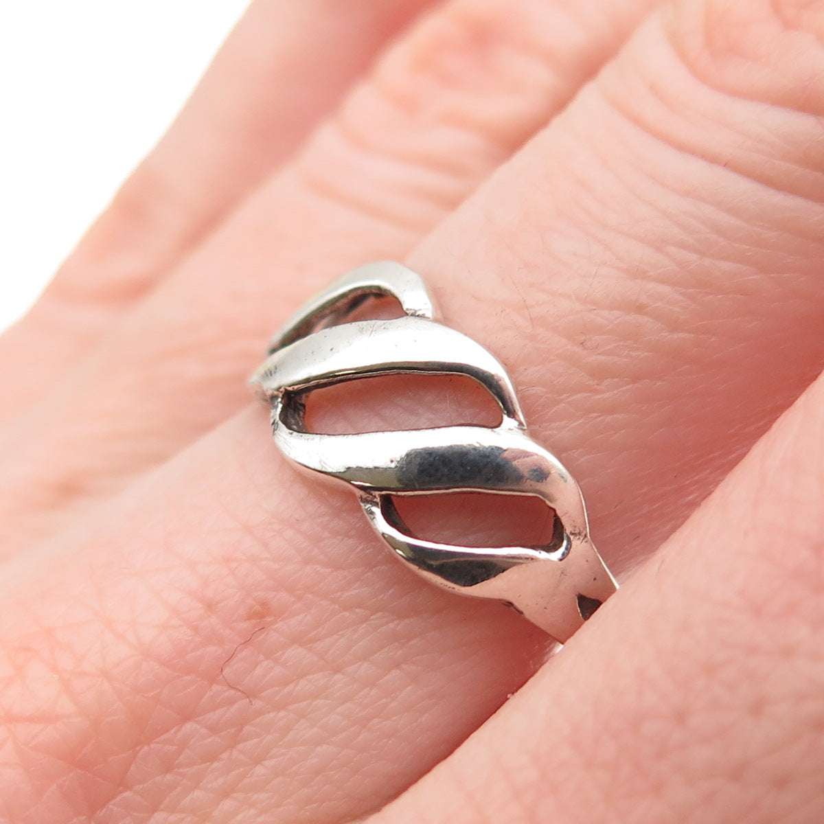 925 Sterling Silver Vintage Modernist Ribbed Oxidized Ring Size 6.75