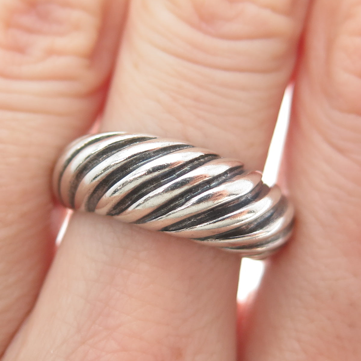 925 Sterling Silver Vintage Ribbed Dome Oxidized Ring Size 6.75