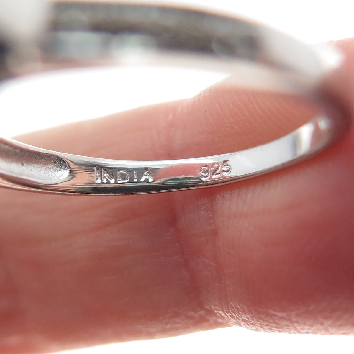 925 Sterling Silver Real Round-Cut Diamond & Oval-Cut Emerald Ring Size 7.75