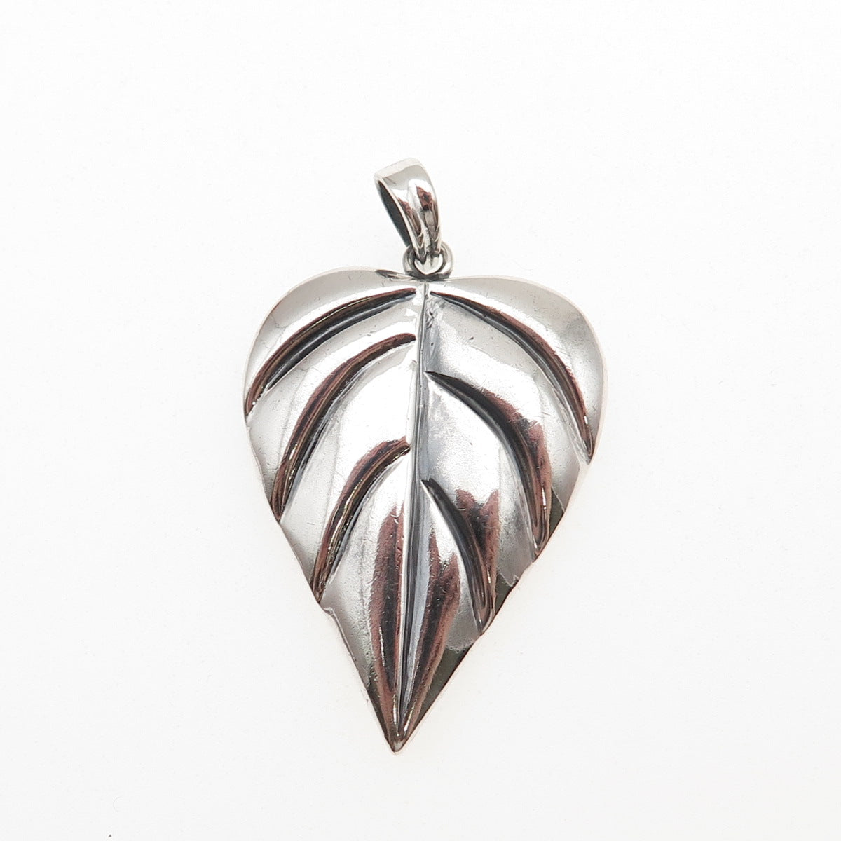 925 Sterling Silver Vintage Floral Leaf Oxidized Charm Pendant
