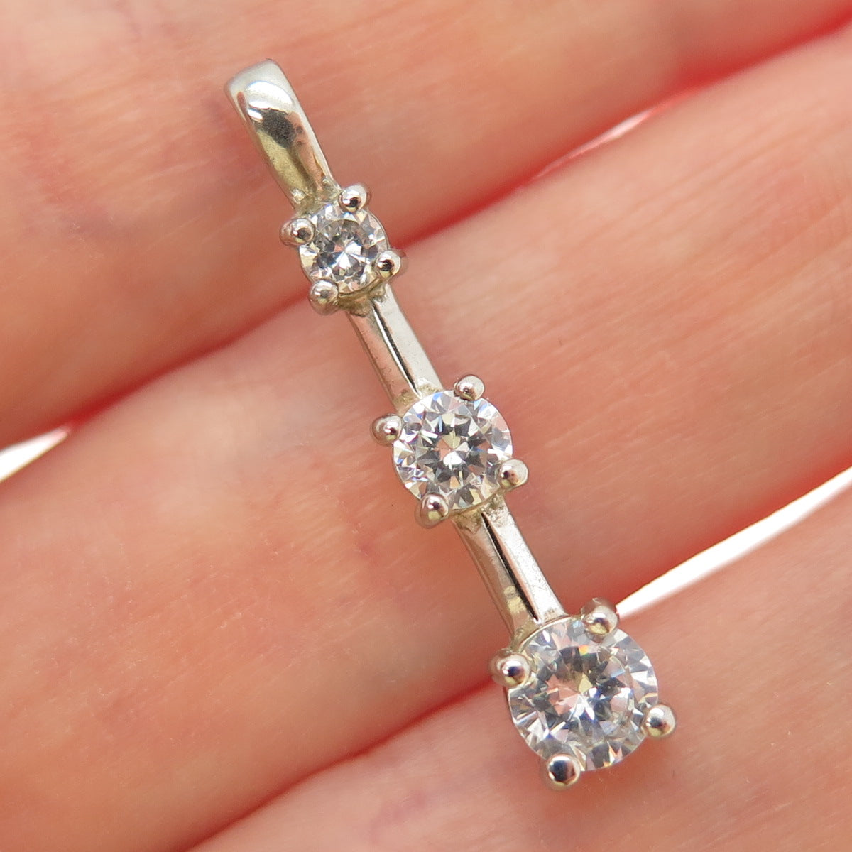 925 Sterling Silver Graduated Round-Cut C Z Bar Pendant