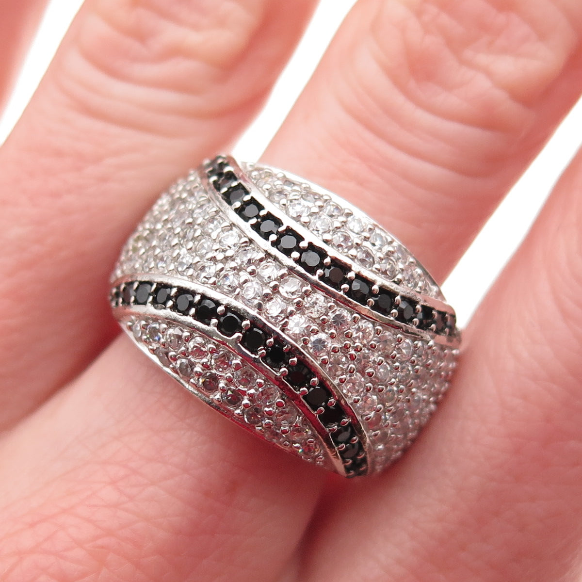 925 Sterling Silver Round-Cut Black & White C Z Ring Size 9