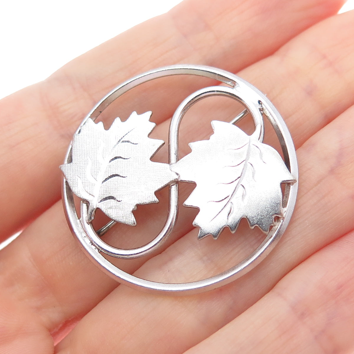 LAMODE 925 Sterling Silver Vintage Maple Leaf Yin Yang Pin Brooch