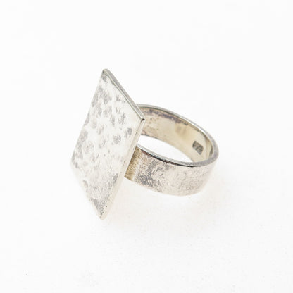 925 Sterling Silver Vintage Modernist Hammered Finish Ring Size 7.5