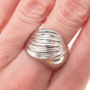 925 Sterling Silver Vintage Modernist Wing Oxidized Ring Size 9