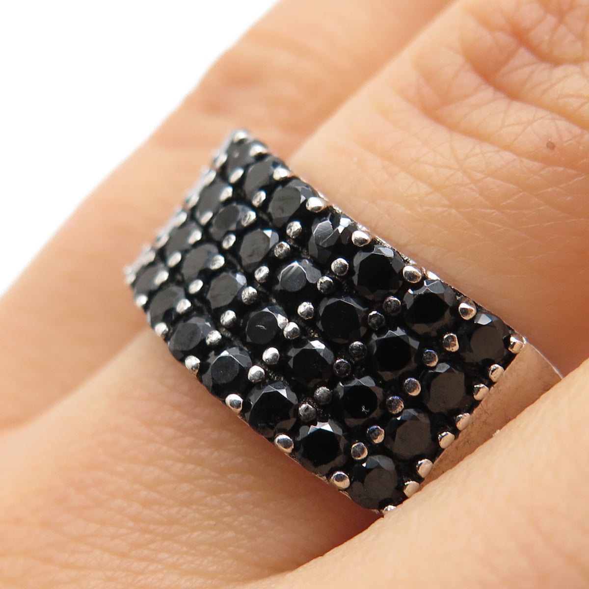 925 Sterling Silver Real Round-Cut Black Spinel Wavy Ring Size 8