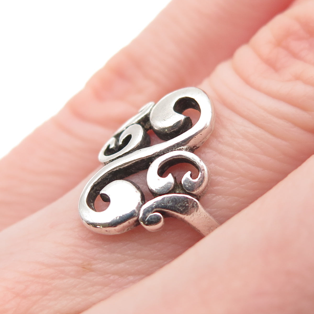925 Sterling Silver Vintage Modernist Swirl Oxidized Ring Size 6