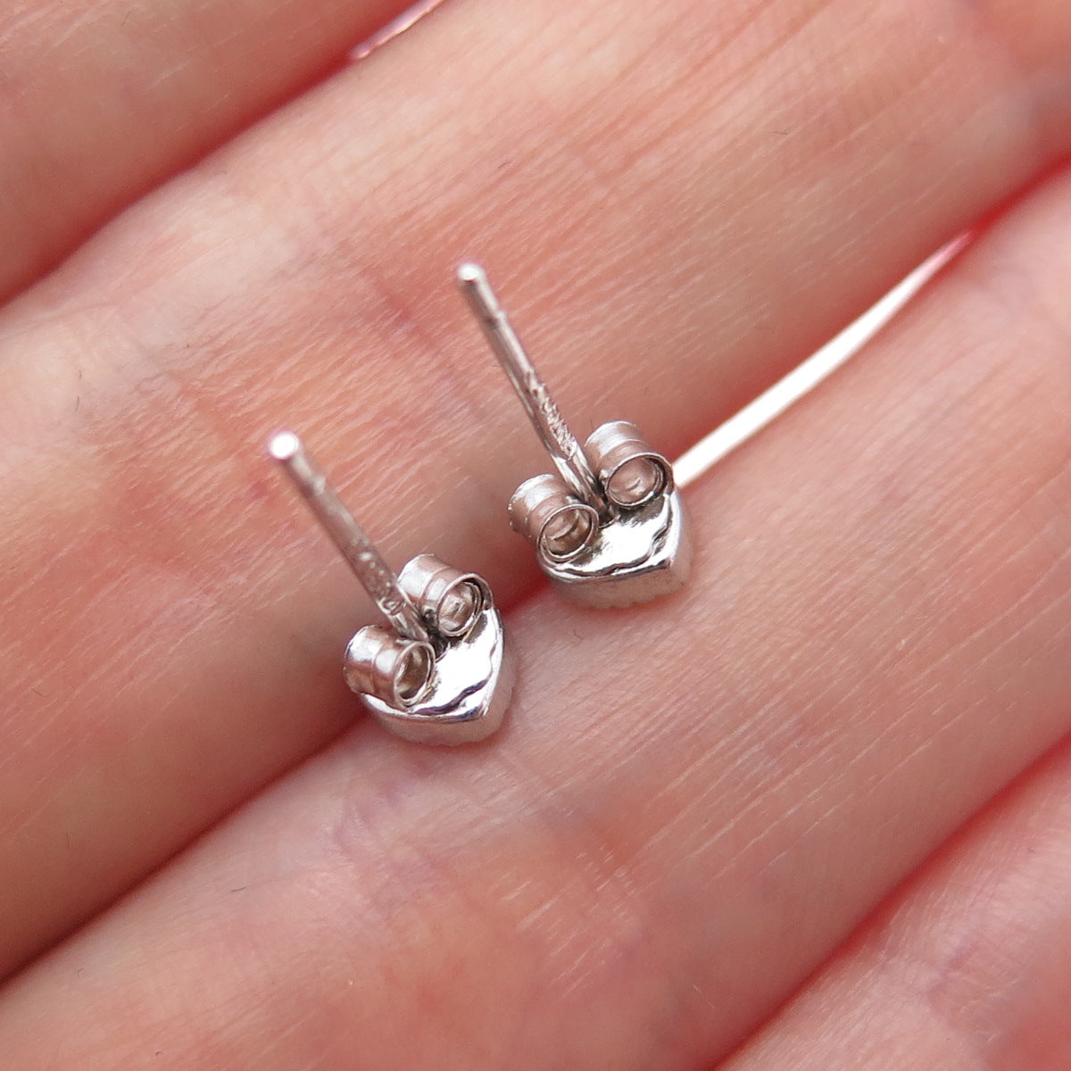 JCM Jacmel Mauritius 925 Sterling Silver Round-Cut C Z Heart Stud Earrings