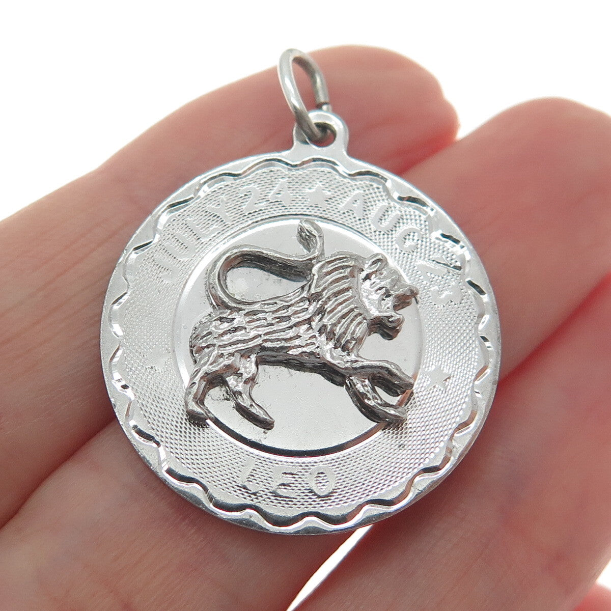 ELCO 925 Sterling Silver Antique Leo Zodiac Sign Round Pendant